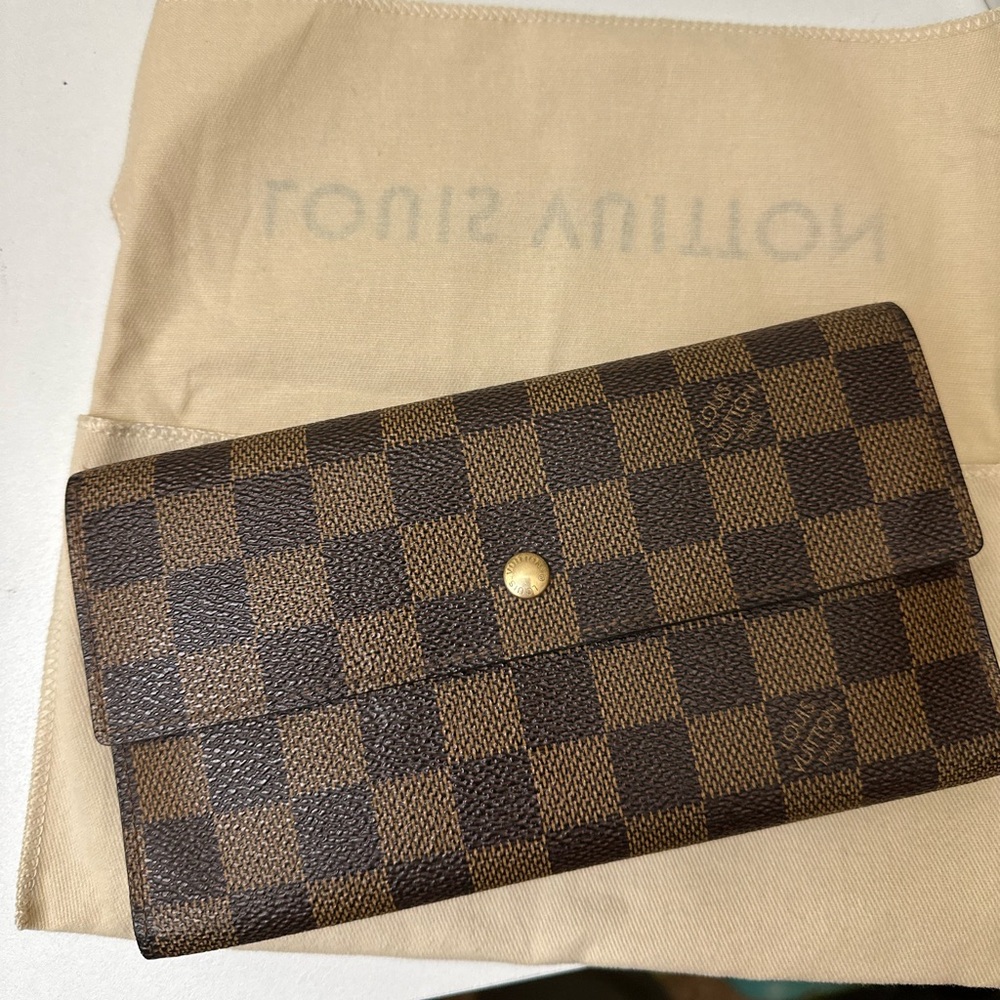 Louis Vuitton Damier Ebene International Wallet